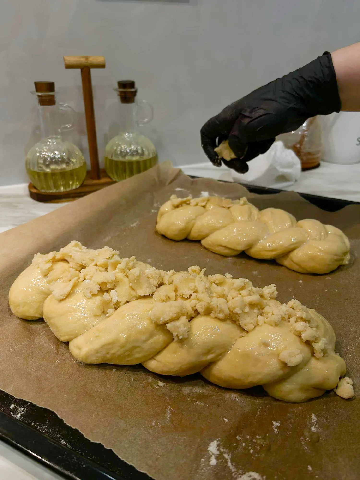 Drożdżowa plecionka z kruszonką przygotowana z ciasta wyrobionego w Thermomixie